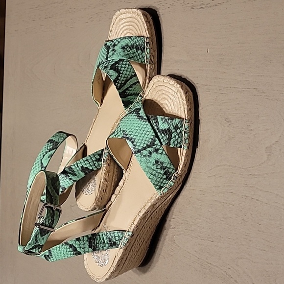 Vince Camuto Leather Green Snake Wedge Espadrille - size 9 - Picture 2 of 6